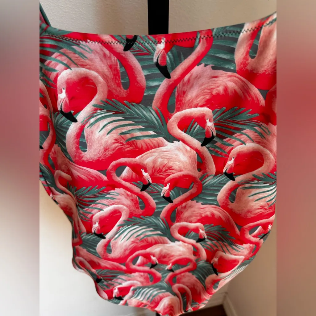 Old navy xl swimsuit - Image 2