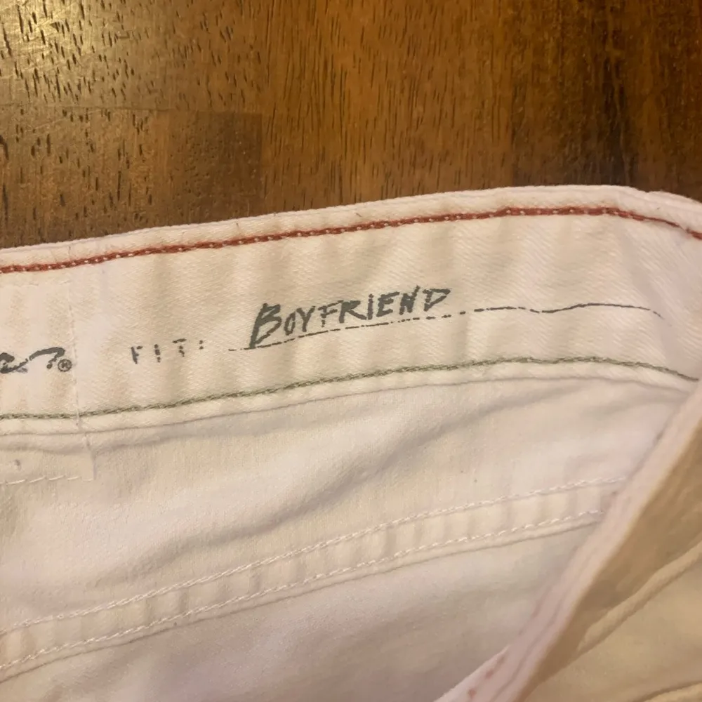 Eddie Bauer Jean Shorts 4 Petite White Relaxed Fit Boyfriend Cuffed Pockets - Image 4