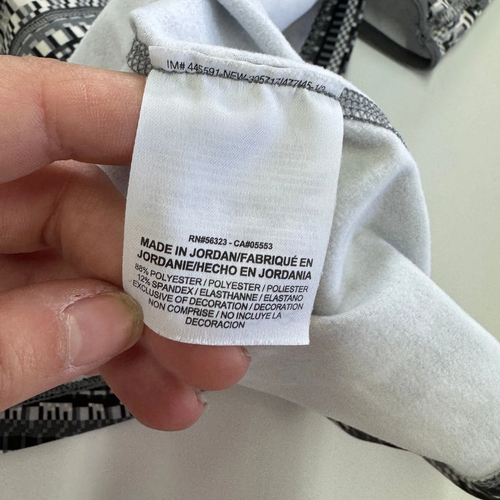 Nike Pro‎ Pullover Womens Medium Grey Fair Isle Stripe Hyperwarm Dri Fit 1/2 Zip - Image 5