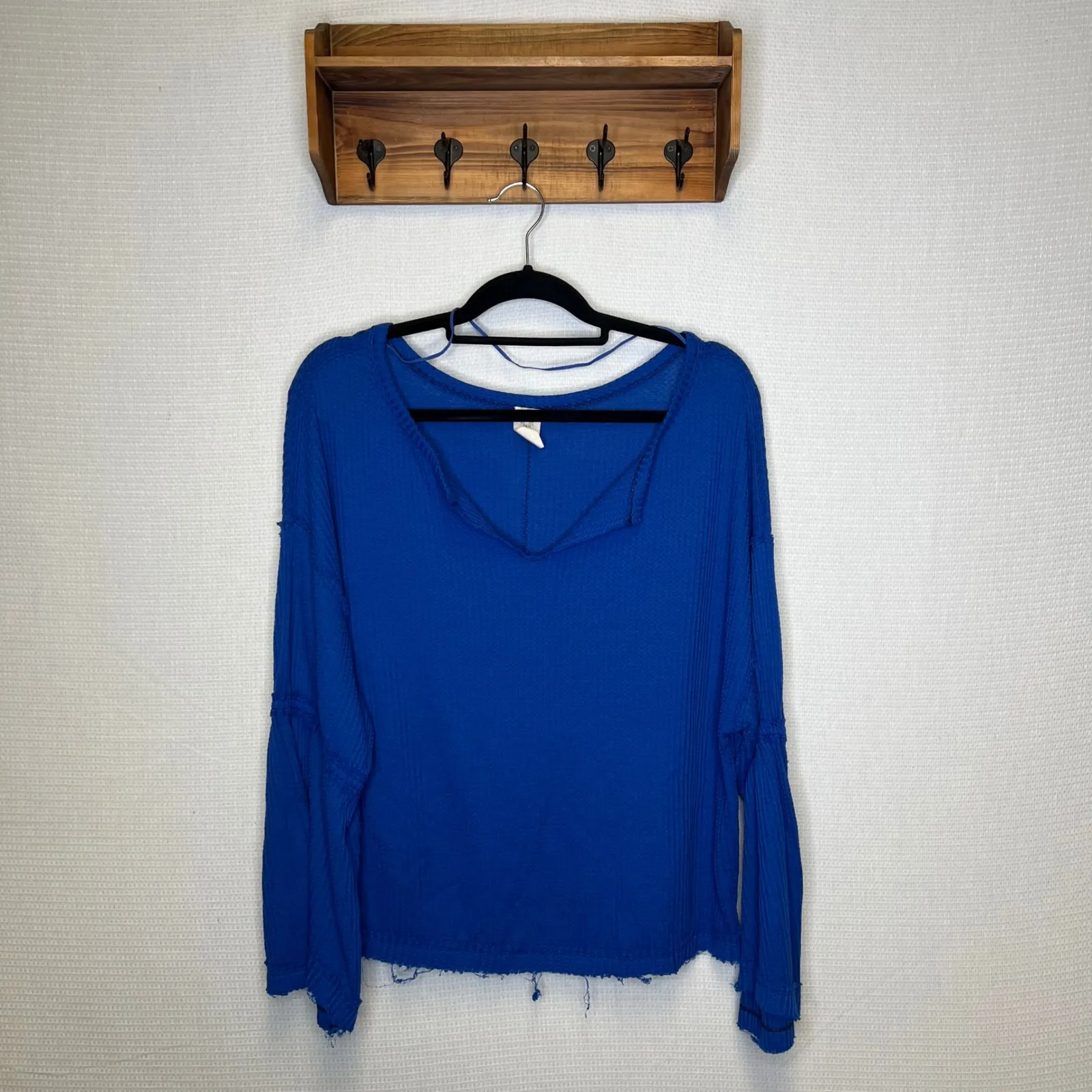 We The Free Royal Blue Waffle Knit Bell Sleeve V Neck Raw Hem Top Size M - Image 3