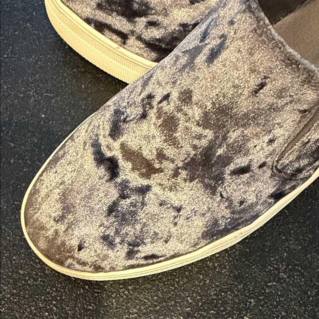 Steve Madden Shoes Women’s 8.5! Gema Crushed Velvet Slip On Sneakers Gray! - Image 4