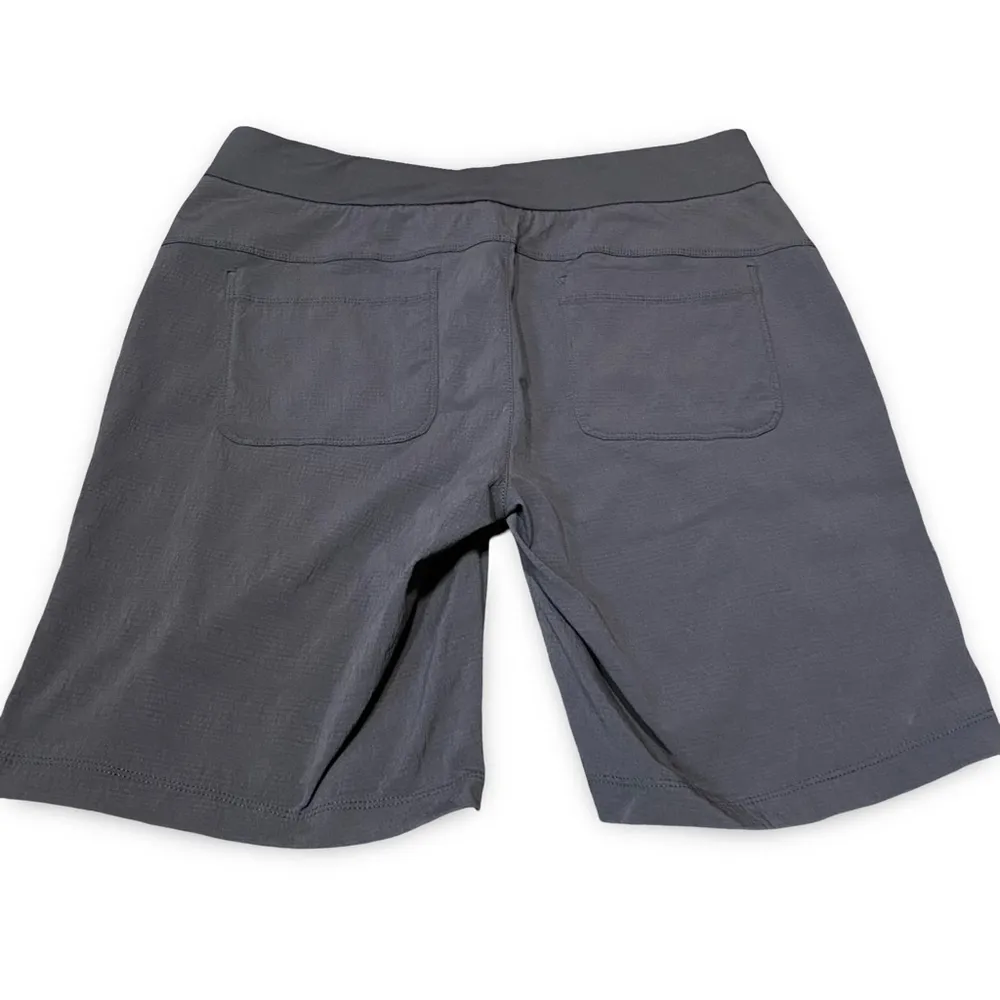 Athleta Trekkie Black Cargo Bermuda Hiking Shorts Women’s Size 8 - Image 7