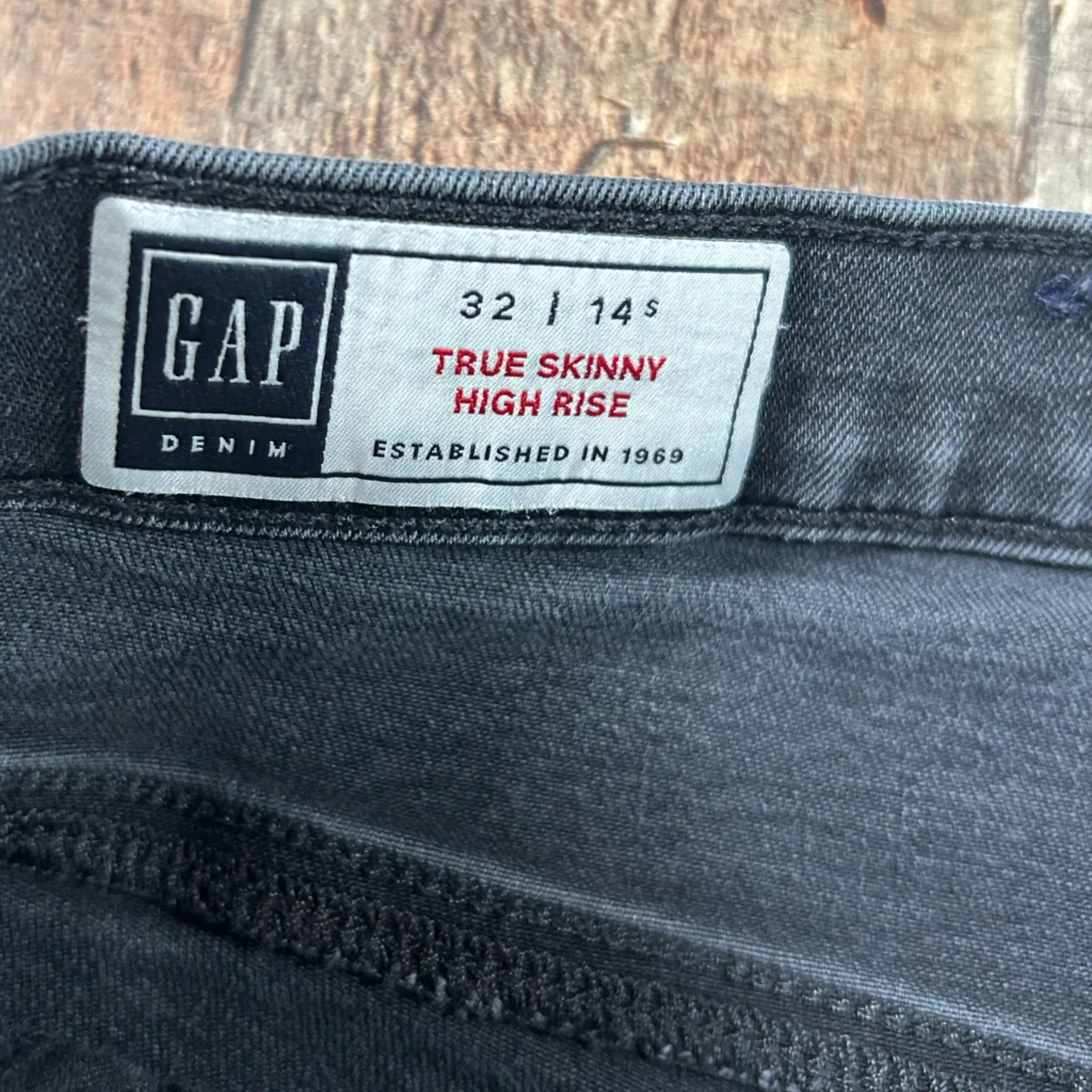 GAP True Skinny 14 High Rise Dark Wash Stretch Jeans Classic Minimalist Basics - Image 4