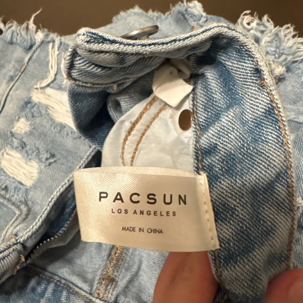 PacSun Women's Light Blue Ripped Jean Shorts - Image 3