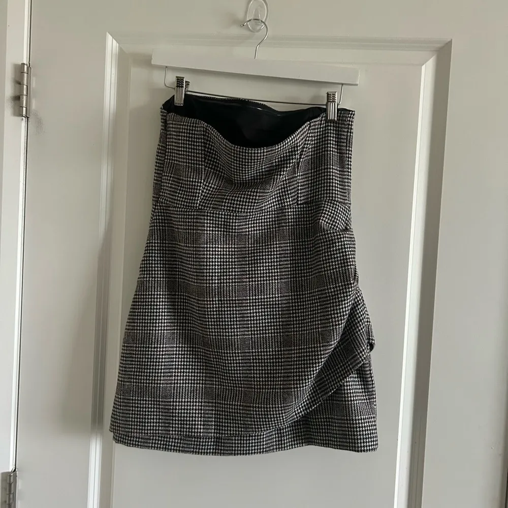 New HOUSE of Harlow Houndstooth Wool Blend Strapless Ruched Academia She… - Image 7