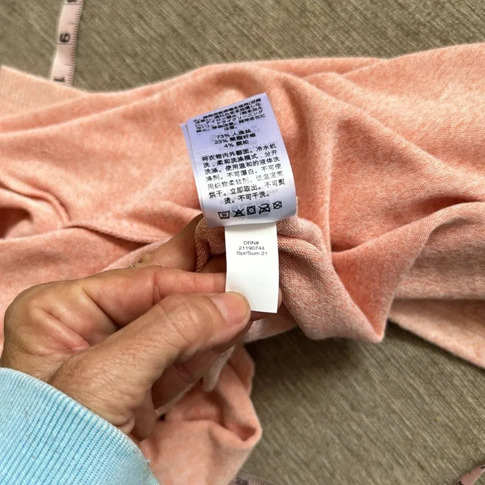 Eddie Bauer pinky salmon colored v neck sweater size XL NWT SO Soft - Image 11