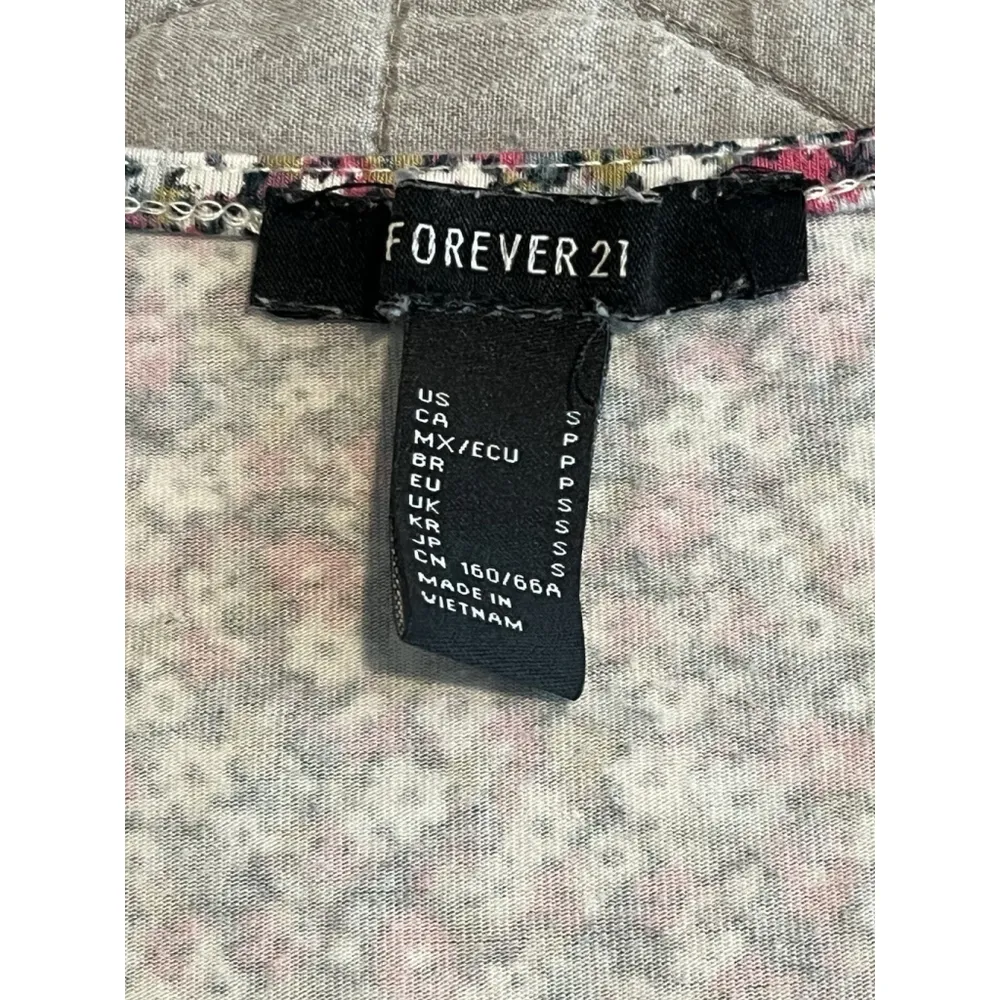 Forever 21 Romper Shorts Women's Size S Floral Multicolor Short Sleeve Shorts - Image 6