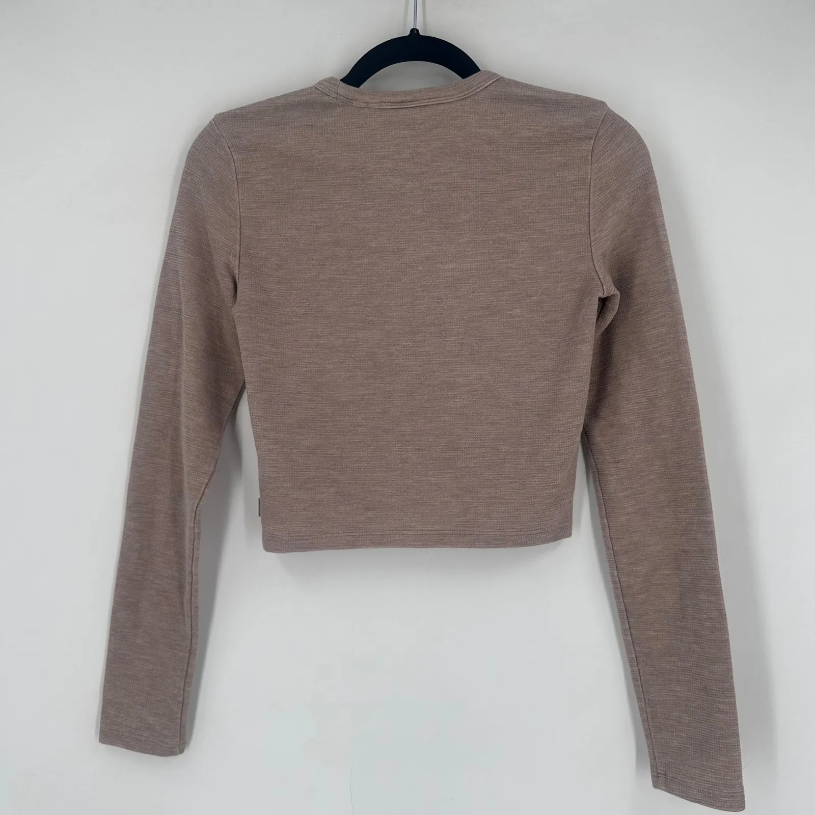 Tna Cropped Long Sleeve Ribbed Waffle Knit Top Taupe Size S Aritzia Brown - Image 3