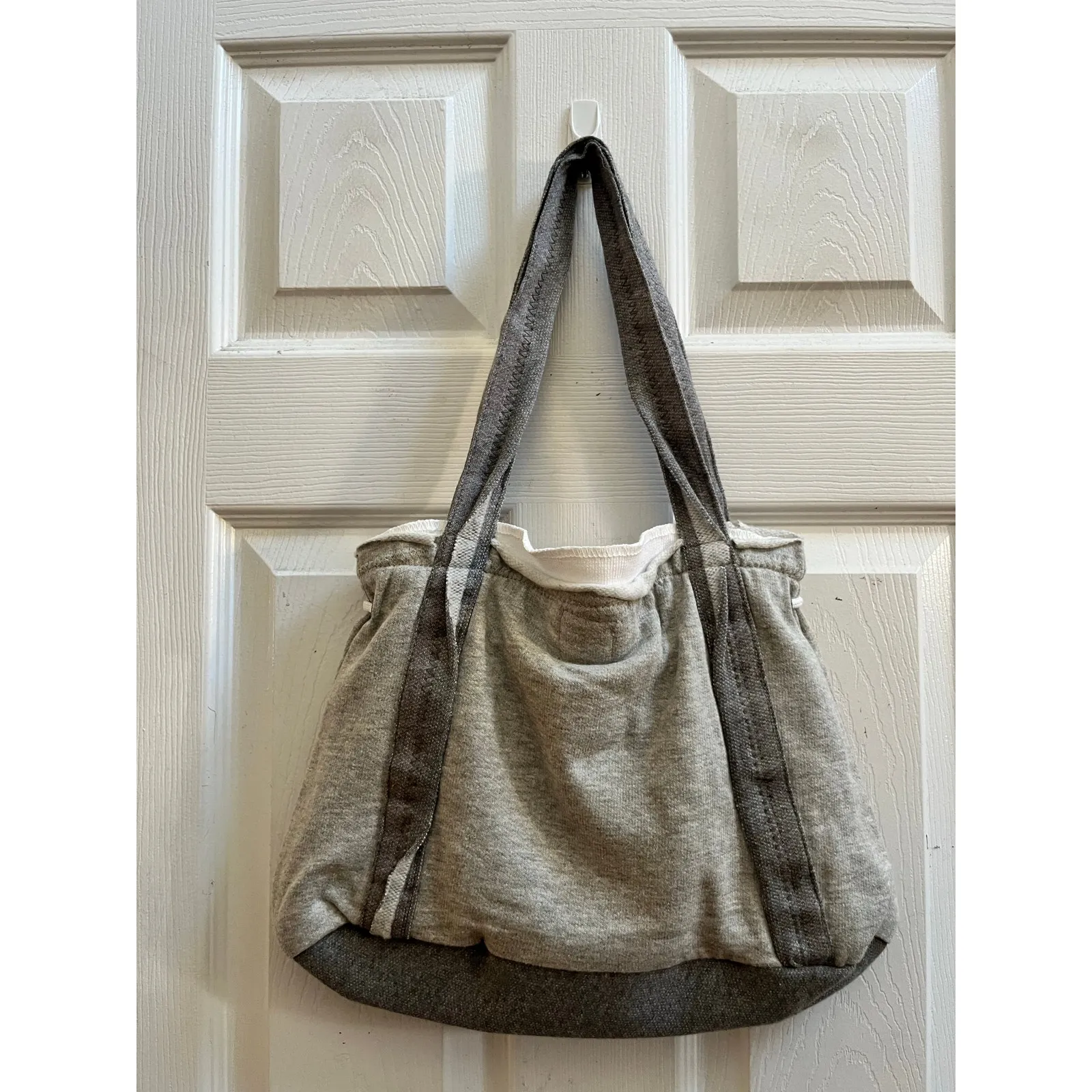 The NFL Patriots Embroidered Appliqué Cotton Hoodie Purse Kangaroo Pocket Gray - Image 3