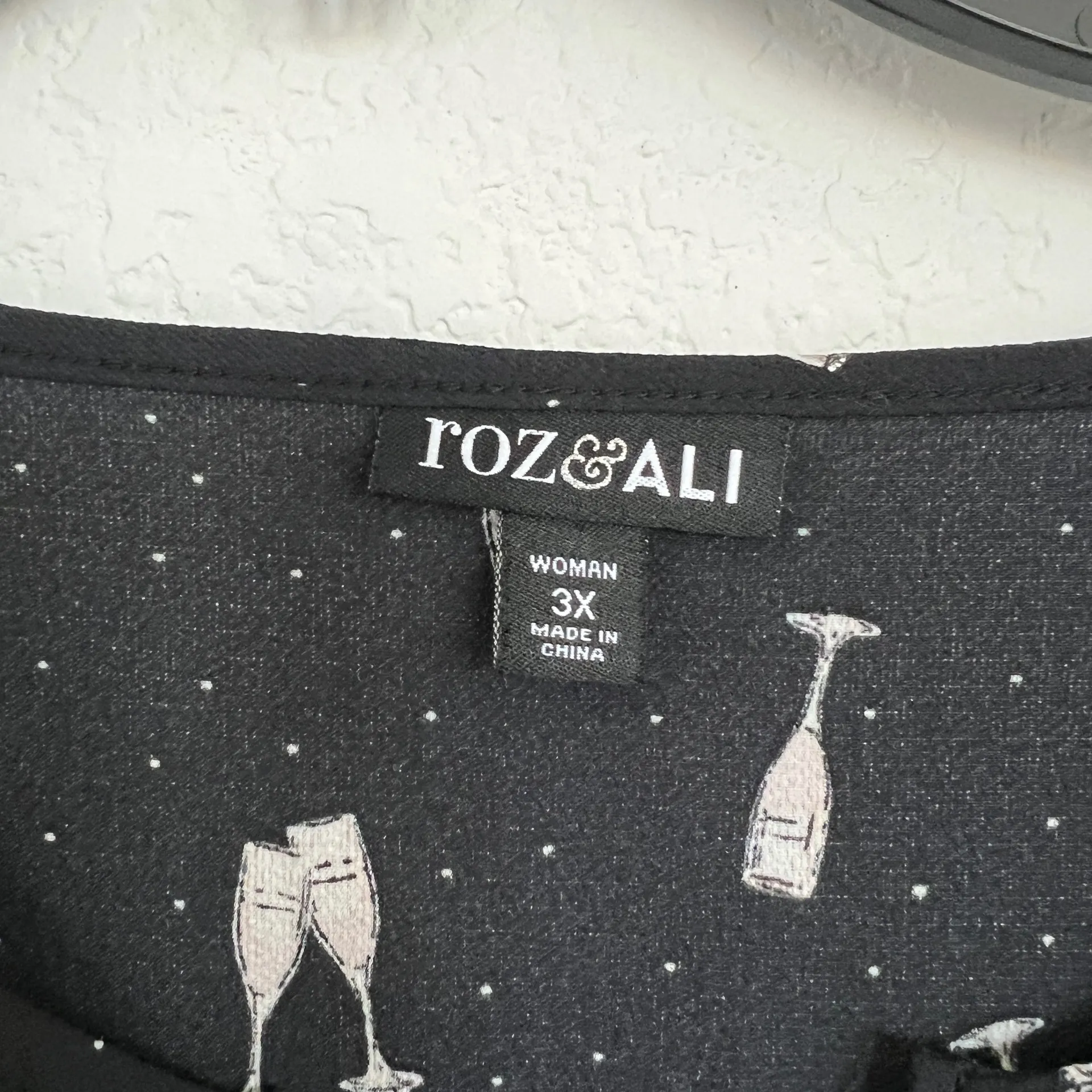 Roz & Ali Champagne Flute Blouse Size 3X - Image 5