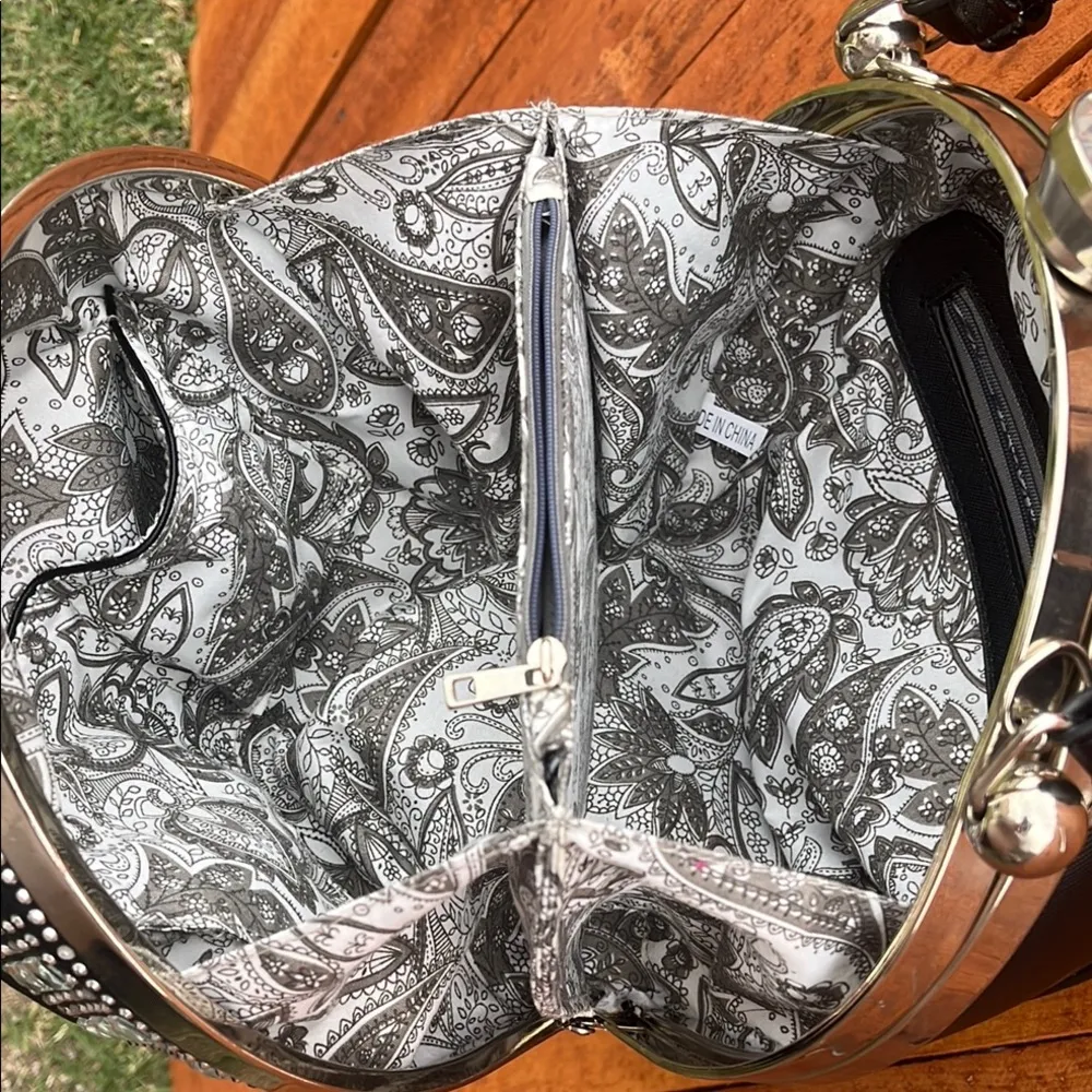 Black and Silver Geometric Shoulder Bag - Image 11