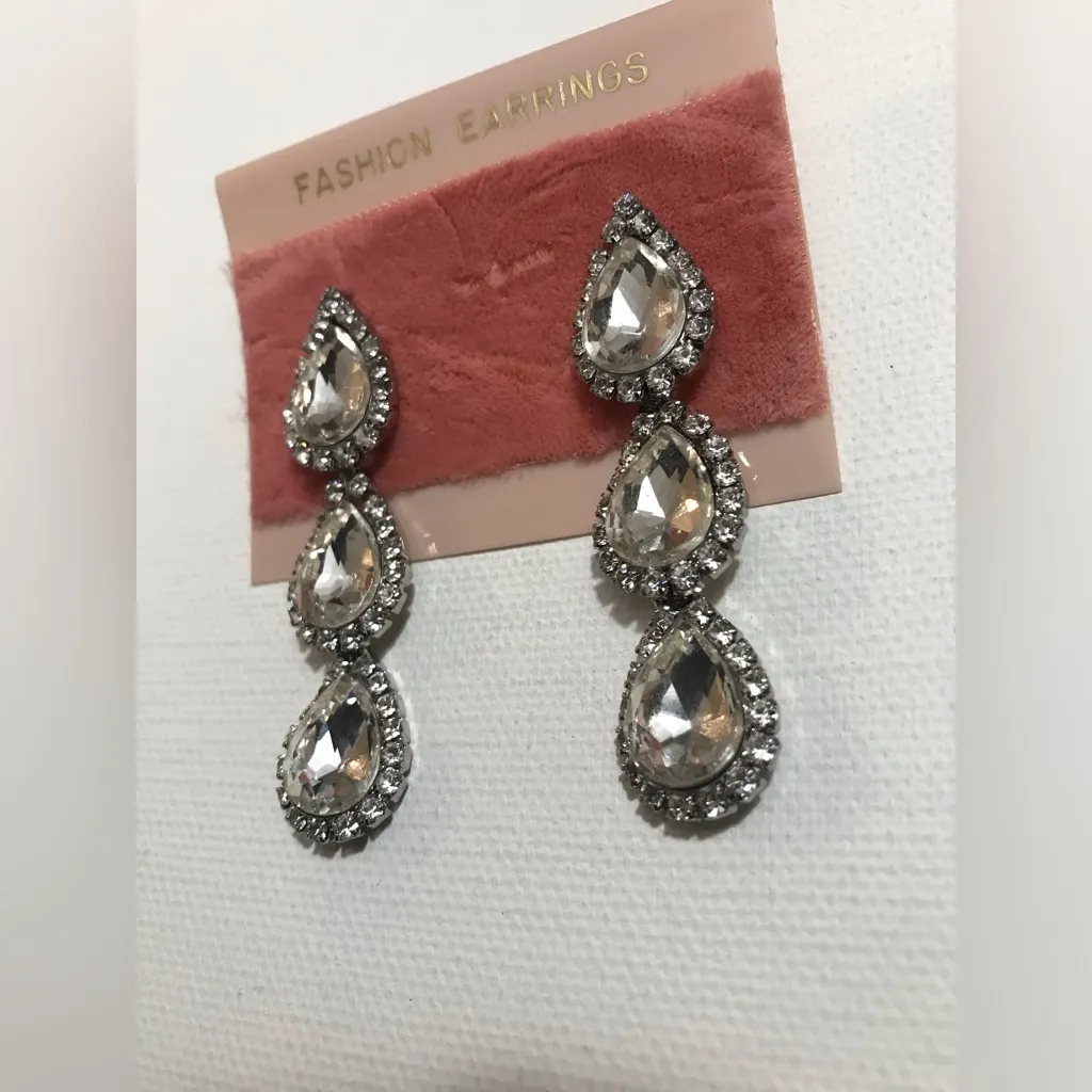 Silver Tone Night Party White Crystal Rhinestone Drop Earrings - Image 3