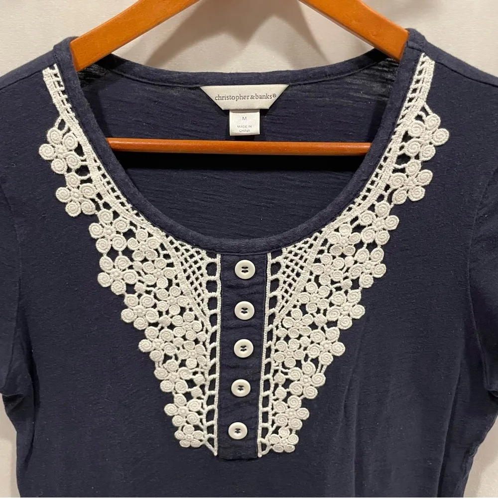 Cute vintage 80’s-90’s cottagecore white lace buttons appliqué navy top - Image 6