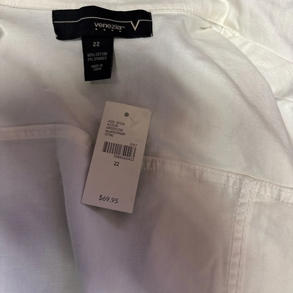 Venezia Women’s White Denim Jacket Size 22 NWT Button Front Classic Jean Style - Image 8