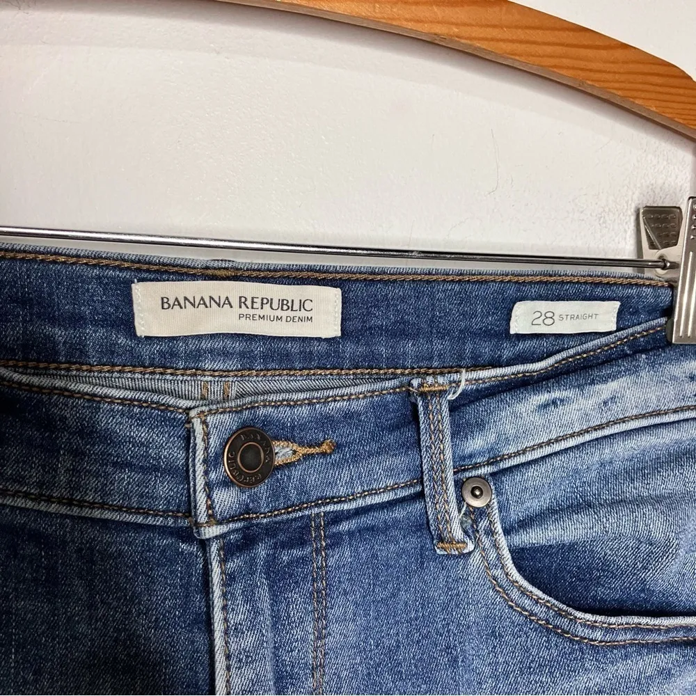 Banana Republic distressed straight Jeans‎ size 28 - Image 3