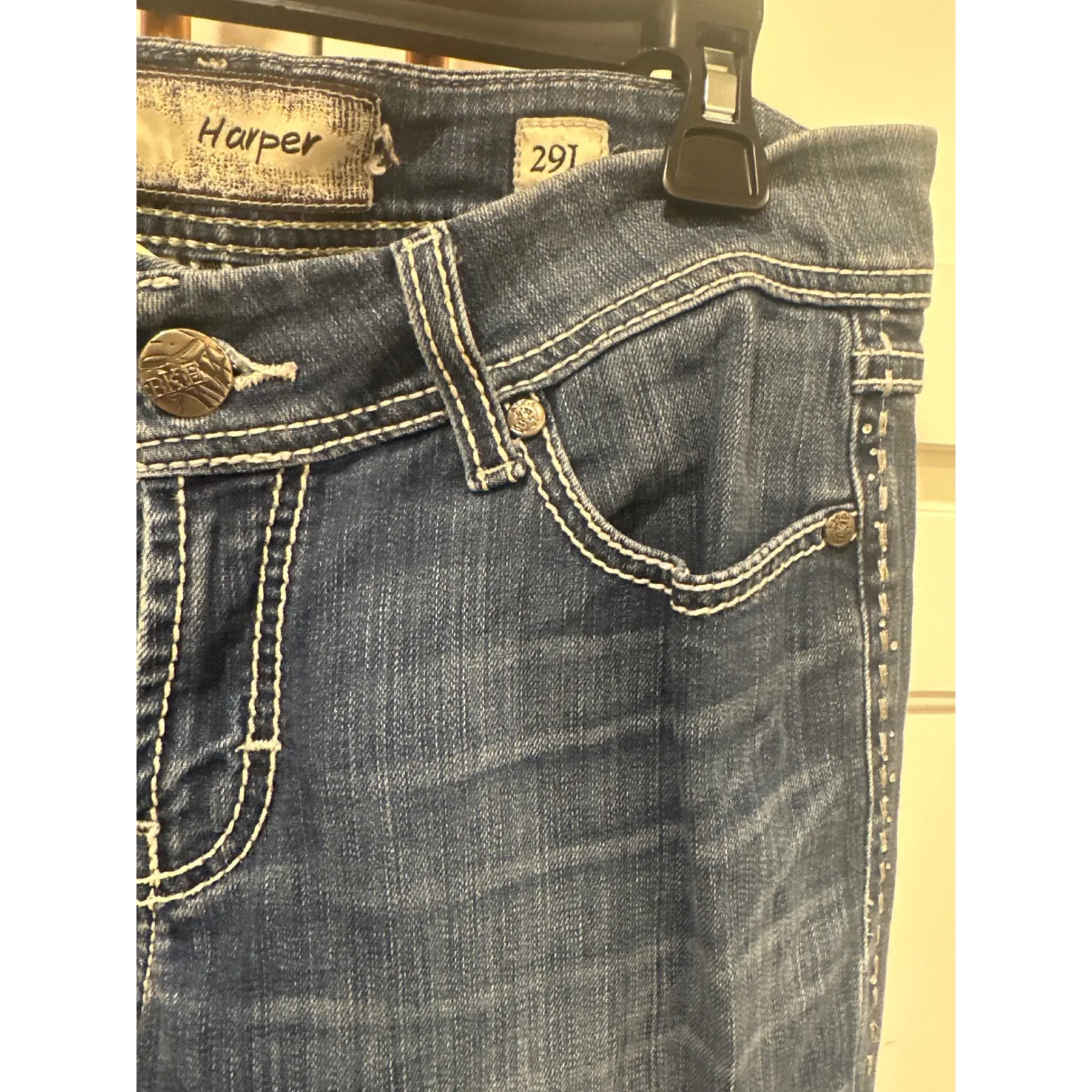 BKE Denim Harper skinnyJeans Blue Wash Embellished Pockets Straight Leg Size 29L - Image 3