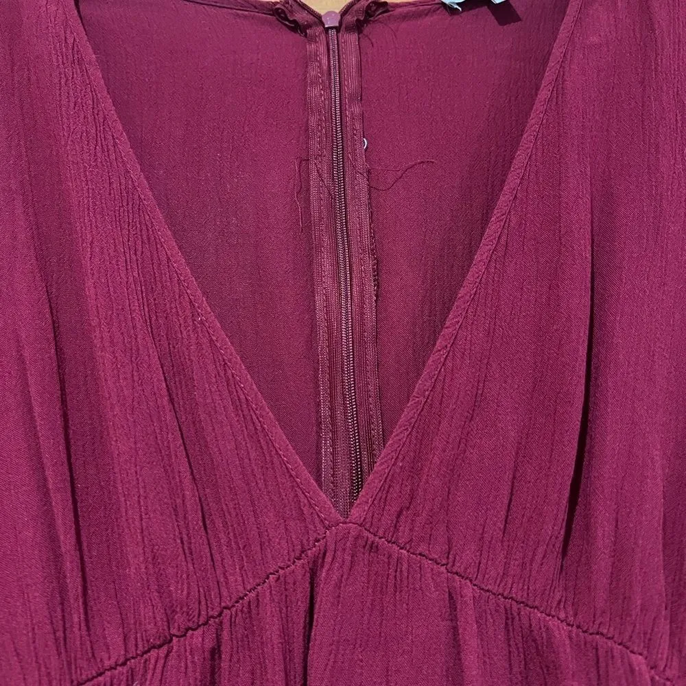 Charlotte Russe burgundy dress with lace on sleeves - Image 4