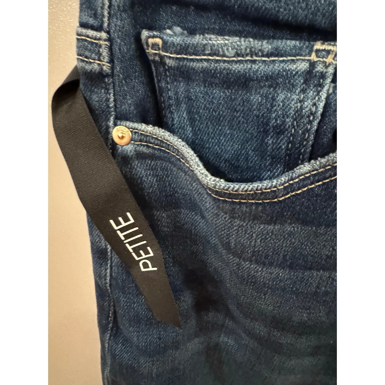 Paige Sasha Petite 30" Wide Leg Jean Sz 28 (New)$259 retail - Image 3