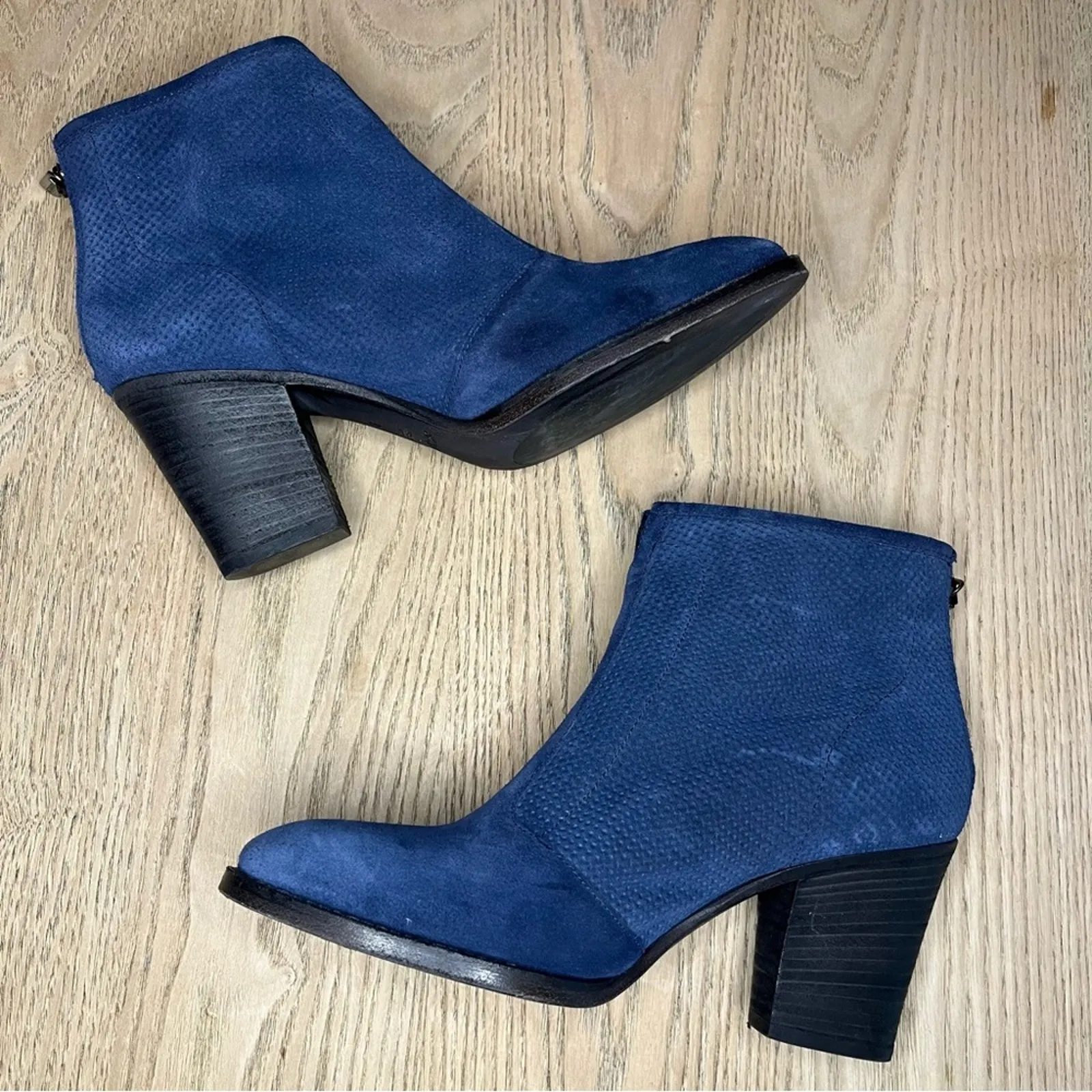 Aquatalia Italy Faris Perforated Blue Suede Heeled Ankle Booties Women's Size 8 - Image 8