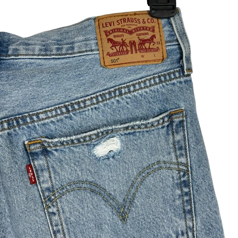 Levi’s 501 SZ W30 Jean Shorts Button-Fly Distressed Light Wash Frayed Hems Blue - Image 6