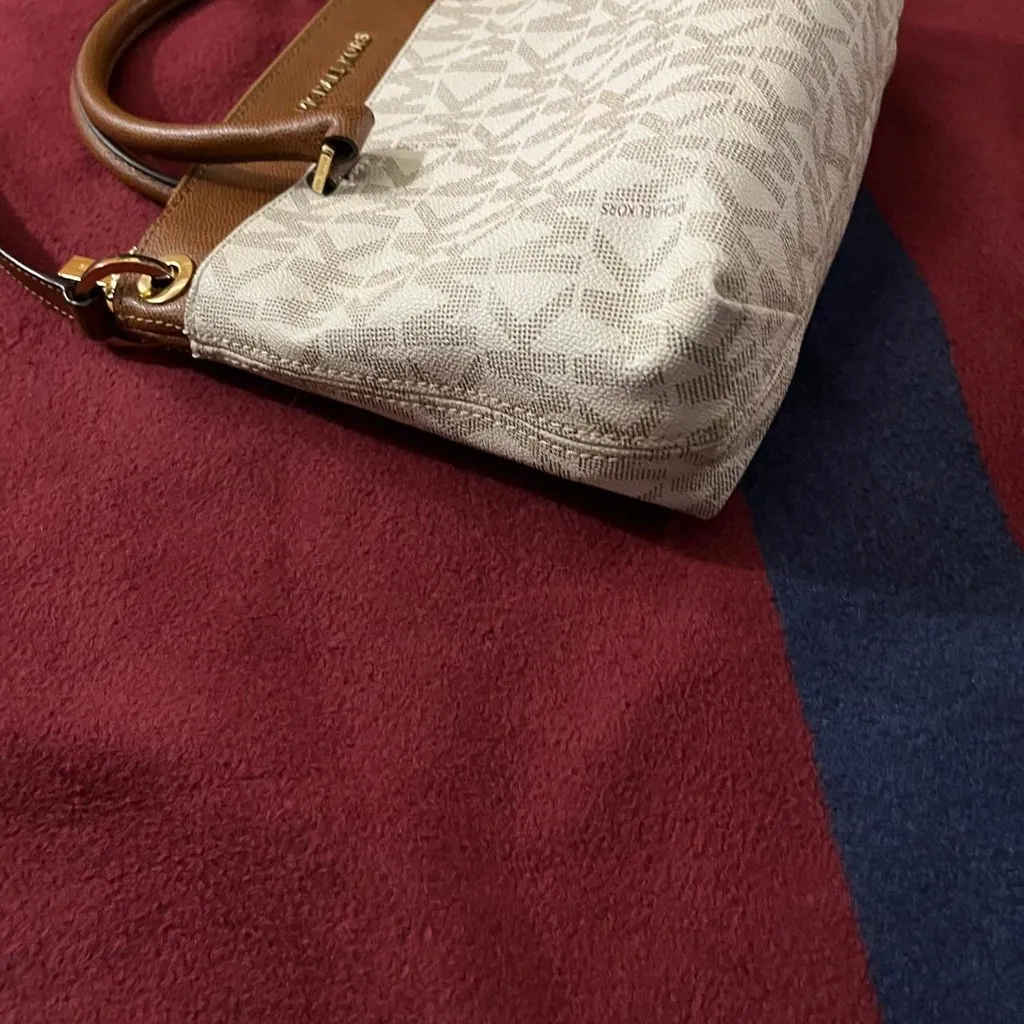 Michael Kors Aubrey Logo Sig cream Brown Leather MK Sign. Satchel Bag Vanilla - Image 3