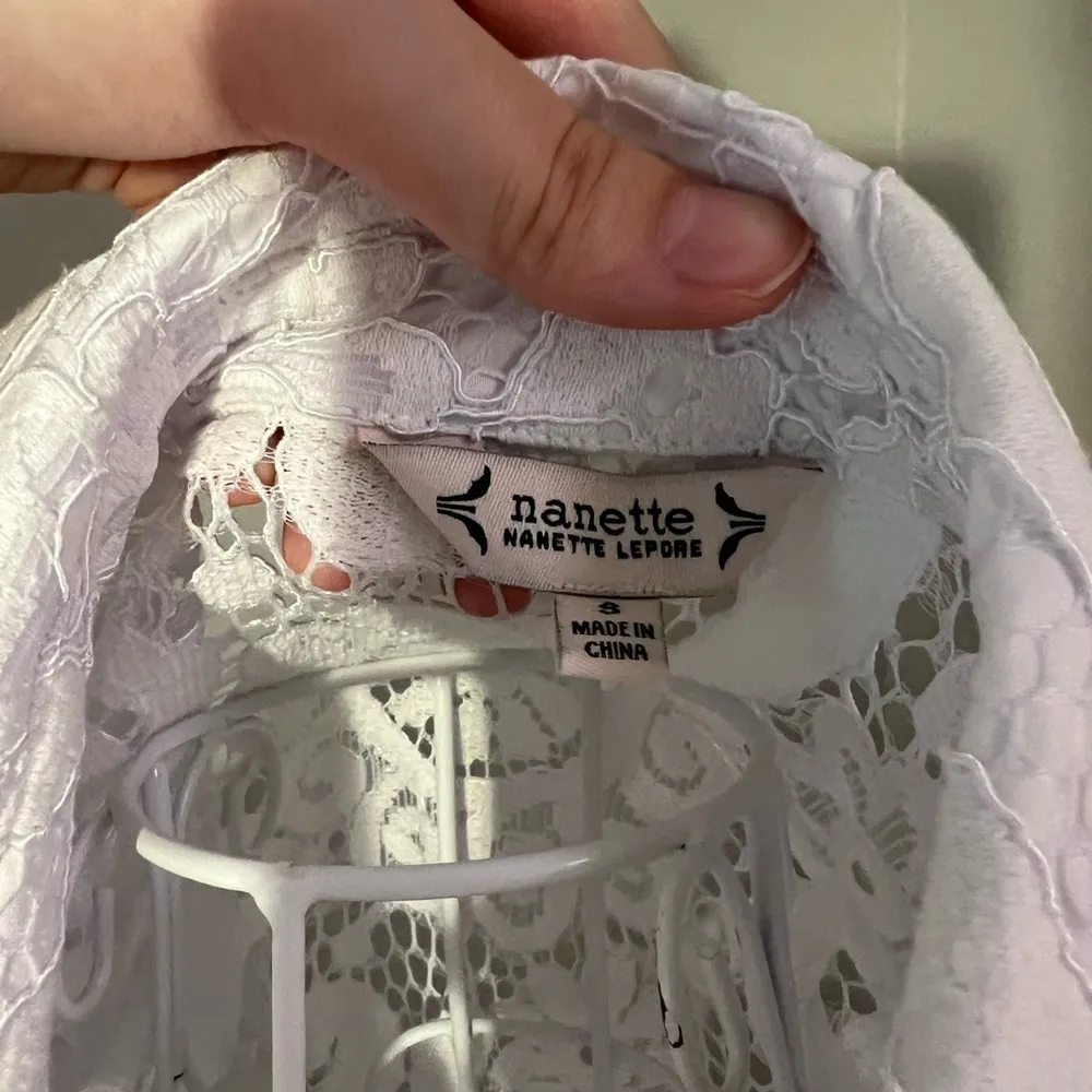 NWT Nanette lepore white lace top with layering tank - Image 4