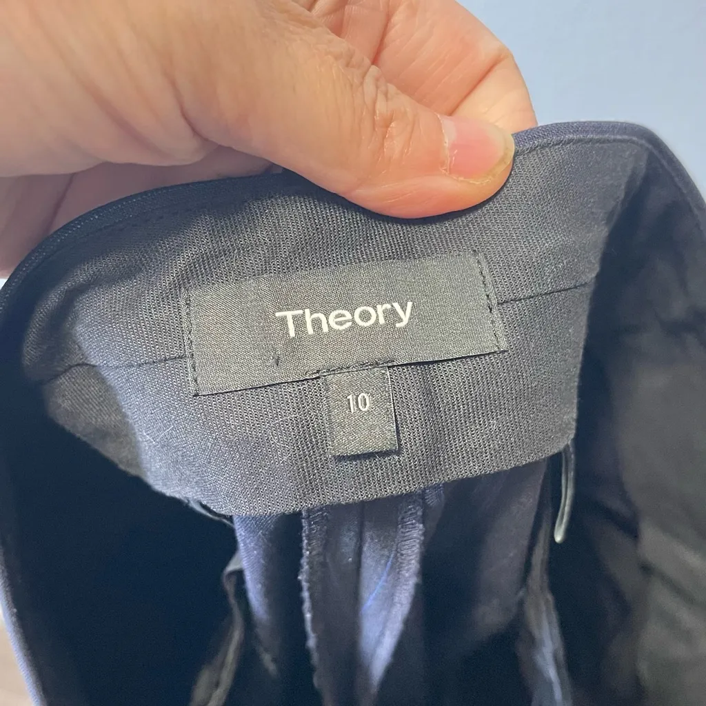 Theory Women's‎ Slim Cropped Pant in Striped Stretch Wool Navy Size 10 - Image 4