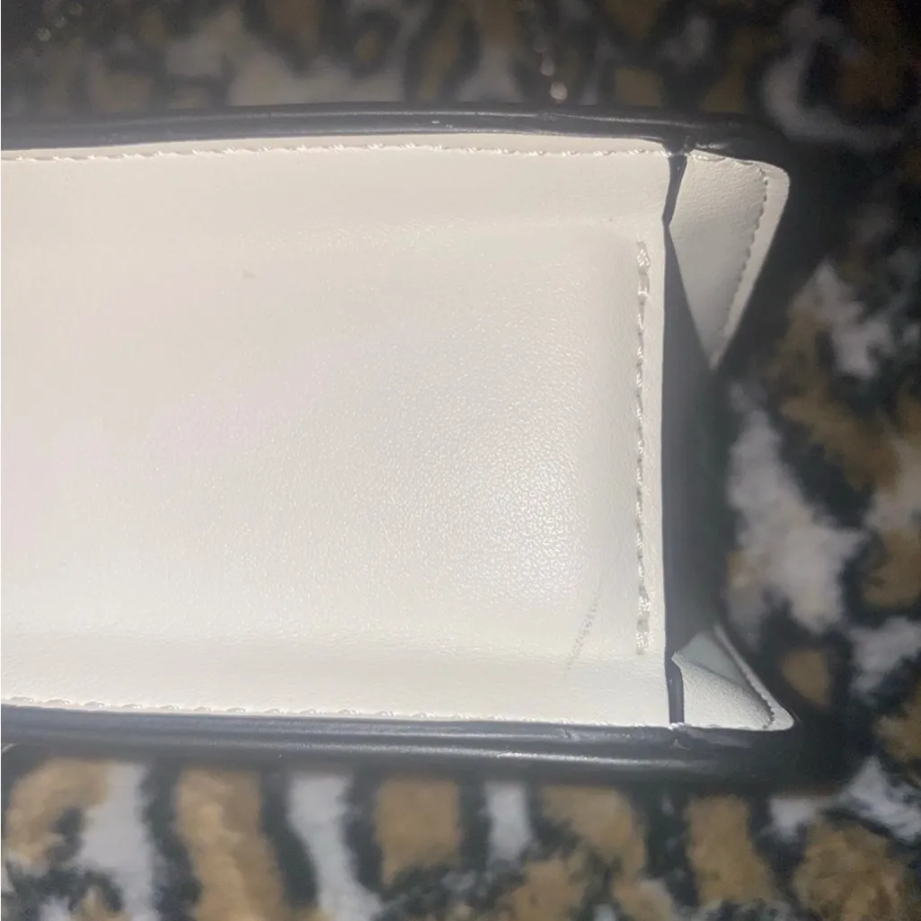 Forever 21 White Studded Crossbody With Silver Chain - Image 10