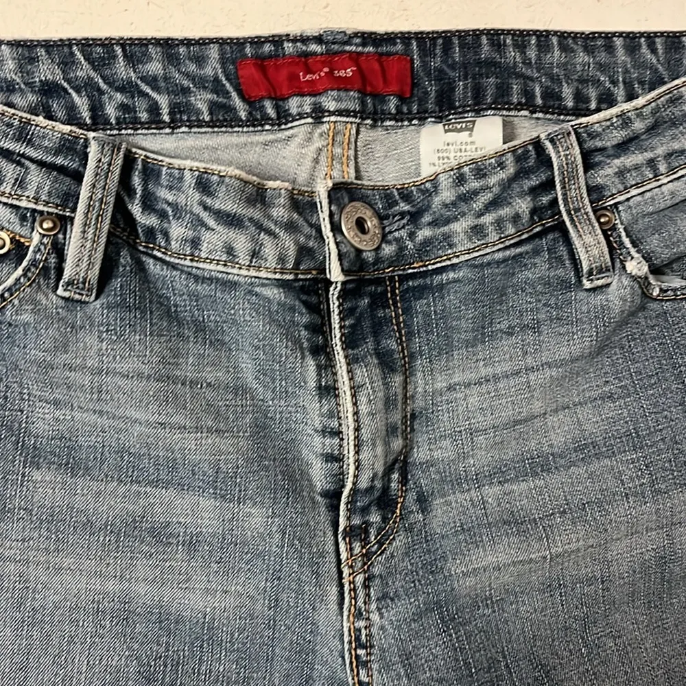 Levi’s 565 denim jean blue jorts  Loose Straight - Image 2