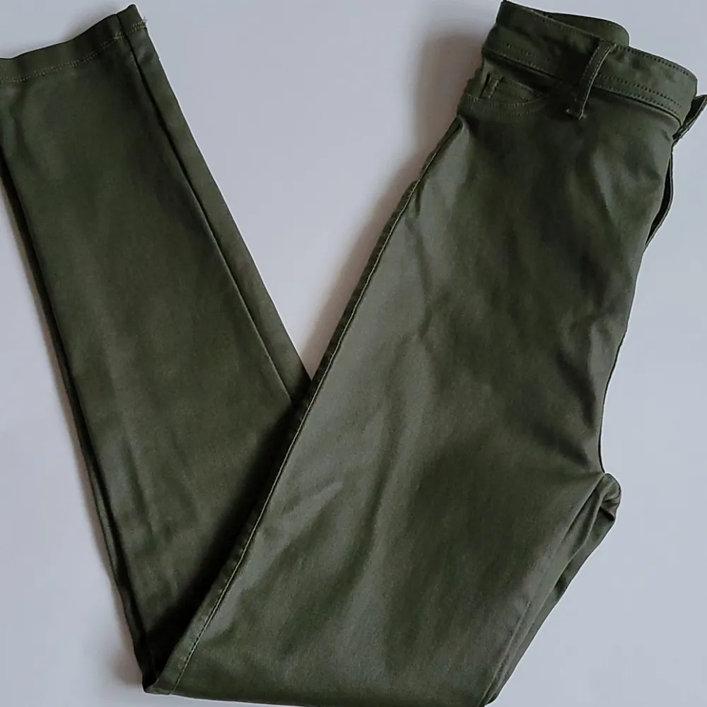 Buckle Love Tree olive faux leather size large - Image 2