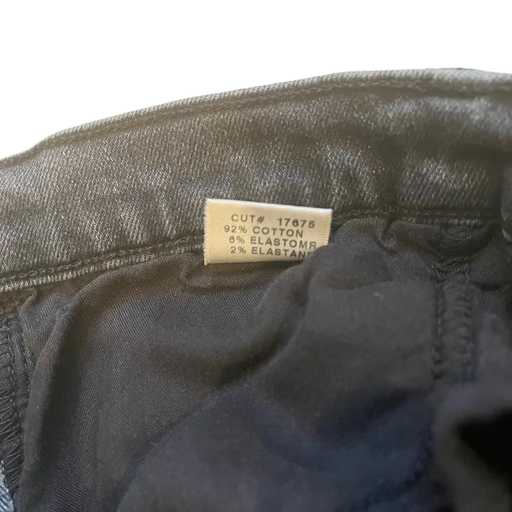 J Brand 620 Close Cut Super Skinny Mid-Rise Destroyed Jeans in Nemises, … - Image 13