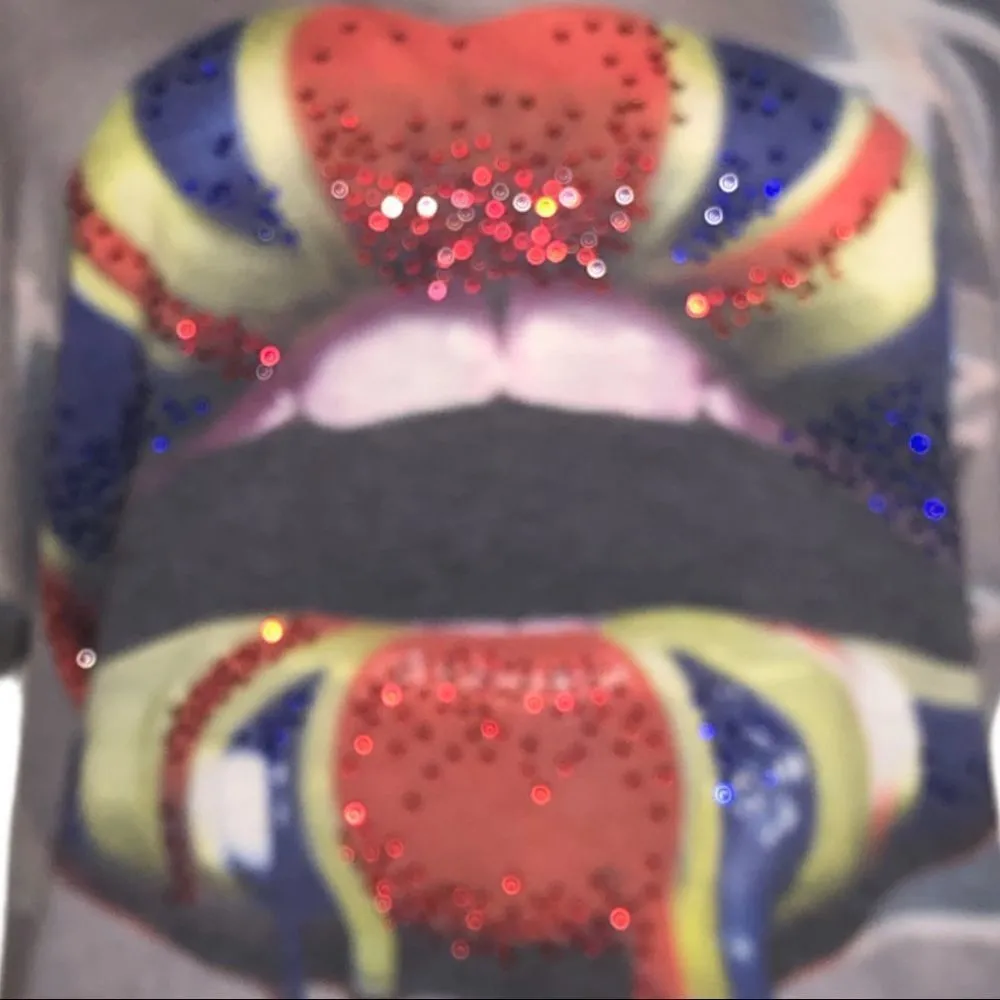 Understar brand cropped top with lip design! Gray Size M - Image 4