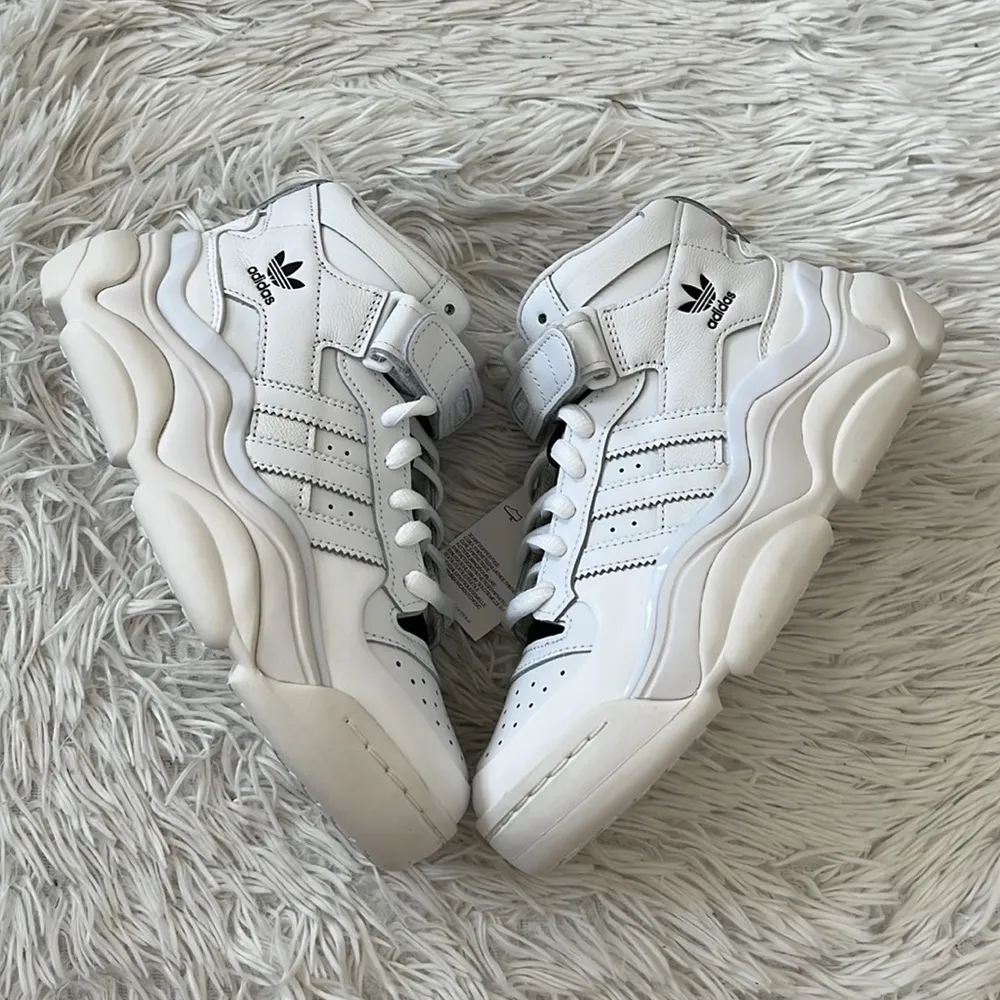 ADIDAS WOMENS FORUM MILLENCON SHOES IN WHITE SIZE 5 - Image 8