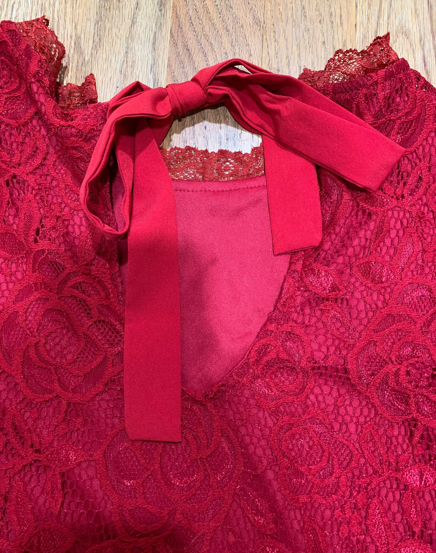 Glory Sunshine Red Lace Dress Size M - Image 4