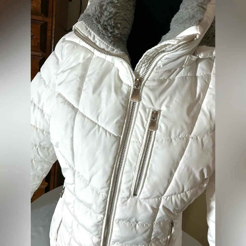 Calvin Klein puffer jacket ☃️ - Image 5