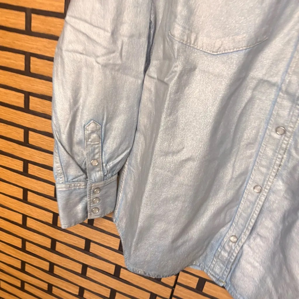 Lee Shiny Denim Pearl‎ Snap Button Down Shirt Size Medium - Image 4
