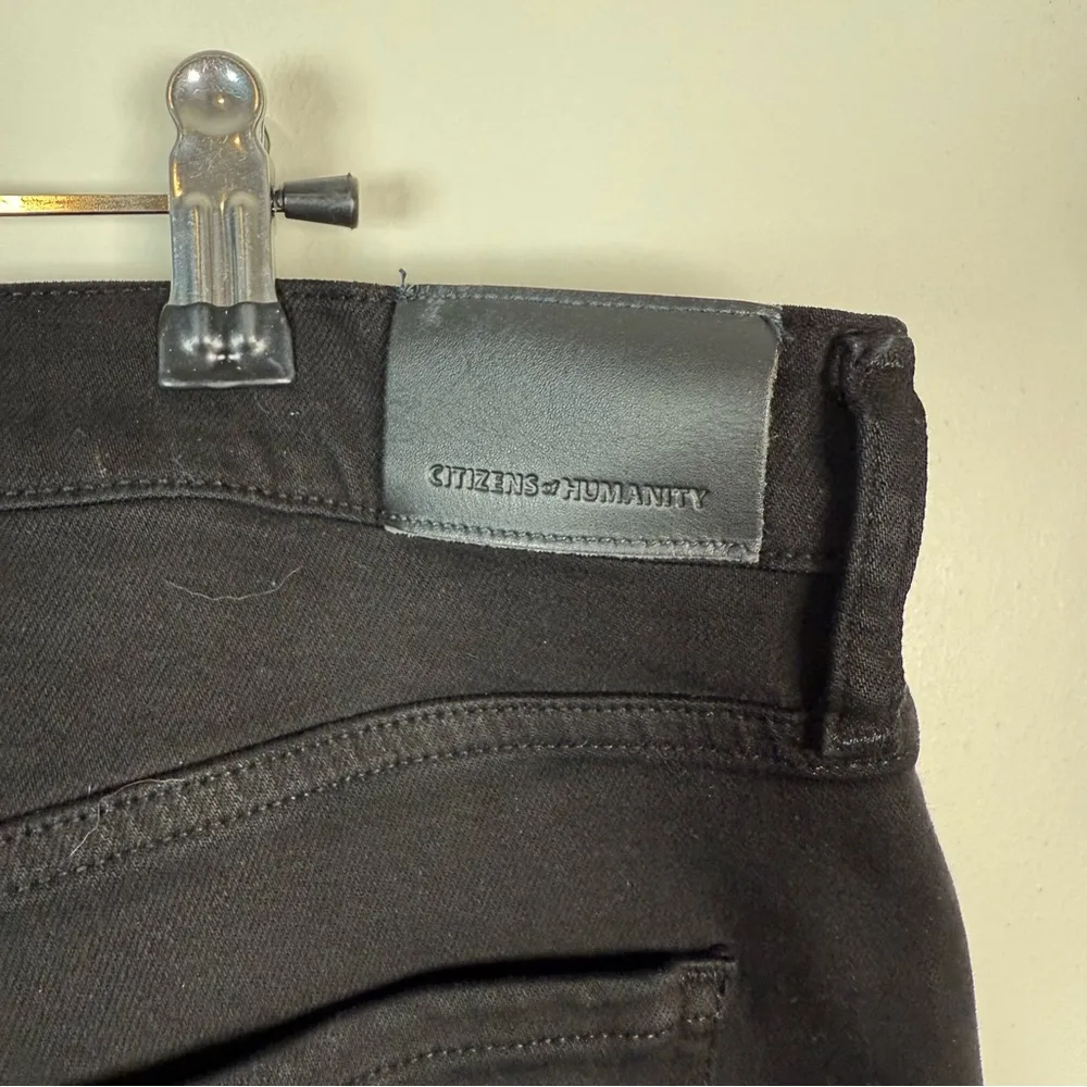 Citizens of Humanity Black Isola Cropped Straight Leg Jean - Image 8