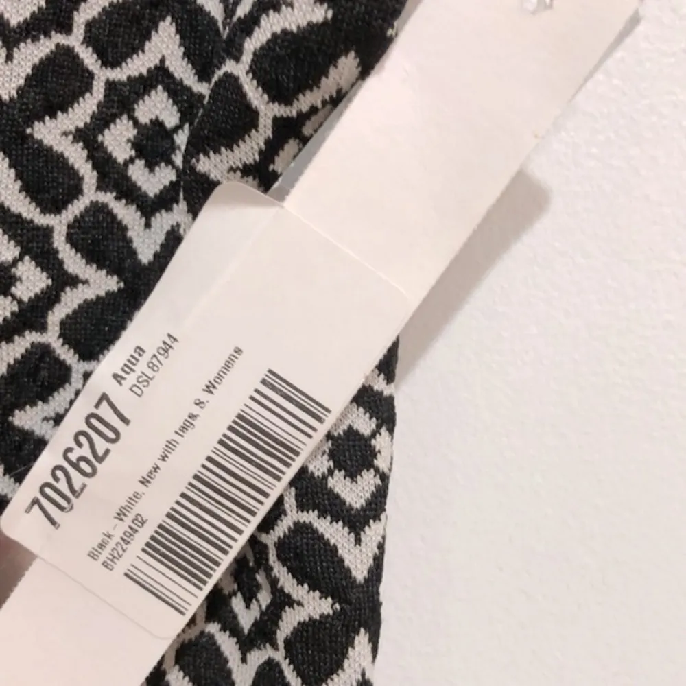 Aqua black & white romper size small new with tags - Image 5