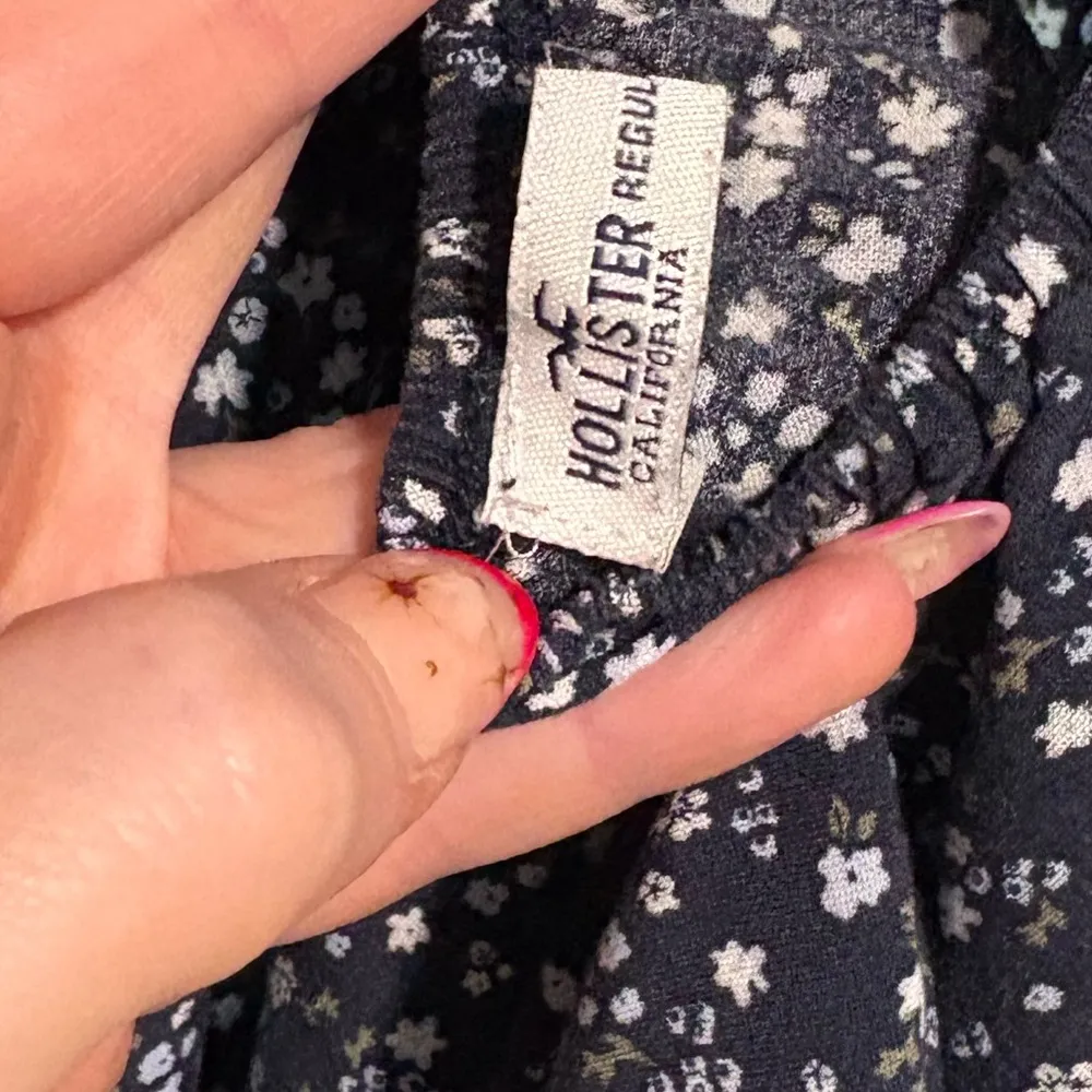 Hollister White and Blue Smocked‎ Puff Sleeve Mini Dress - Image 4