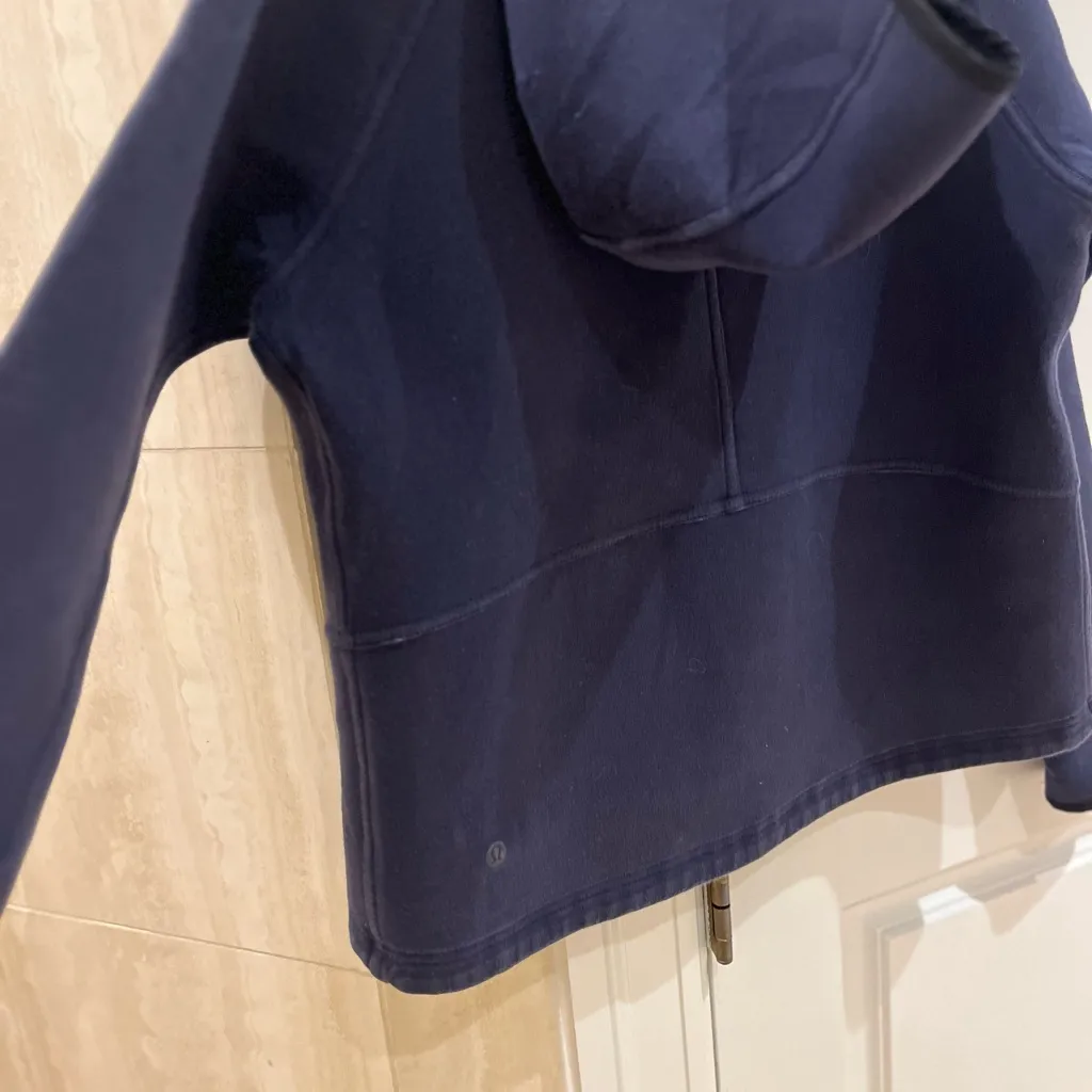 Lululemon  women jacket size 6 - Image 9