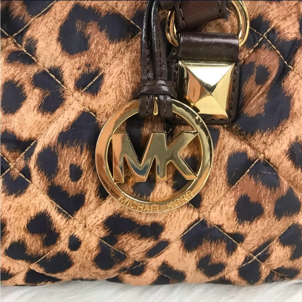 Michael Kors Small Grayson Bag Quilted Leopard
Nylon Fabric Leather Trim MK Tag - Image 6