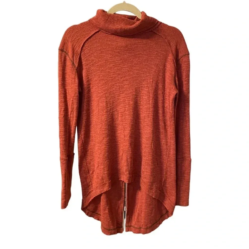 FREE PEOPLE SPLIT BACK TURTLENECK TUNIC TOP - Image 2