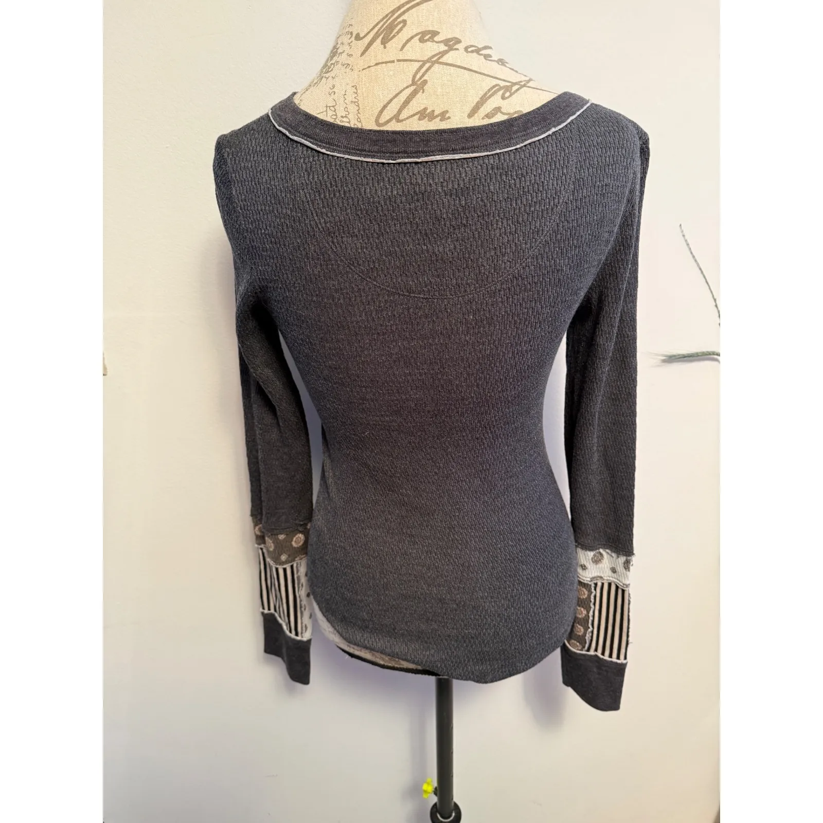 We The Free Grey Waffle Knit Henley Long Sleeve Shirt Patchwork Cuffs Size M - Image 4