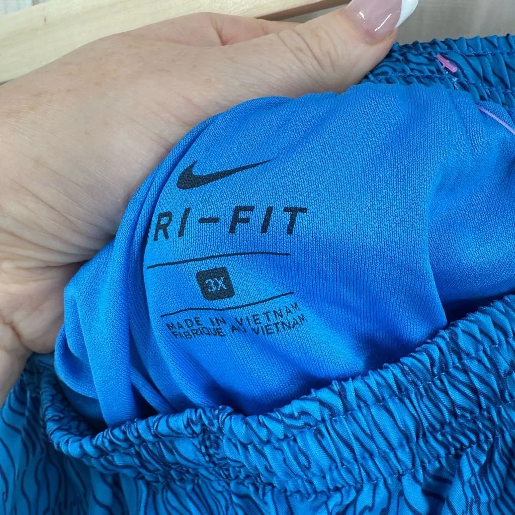 Nike Women’s 3X Blue Patterned Dri Fit Shorts - Image 2