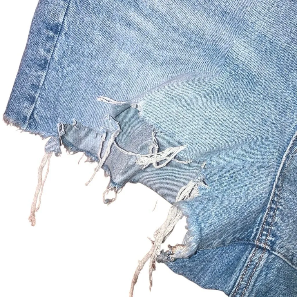American eagle strigid curvy 90’s boyfriend light wash high rise distressed shor - Image 4
