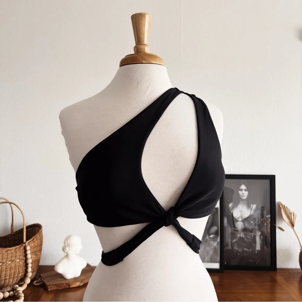 BLACK ONE SHOULDER STRAPPY BIKINI TOP #0331 Size M - Image 4