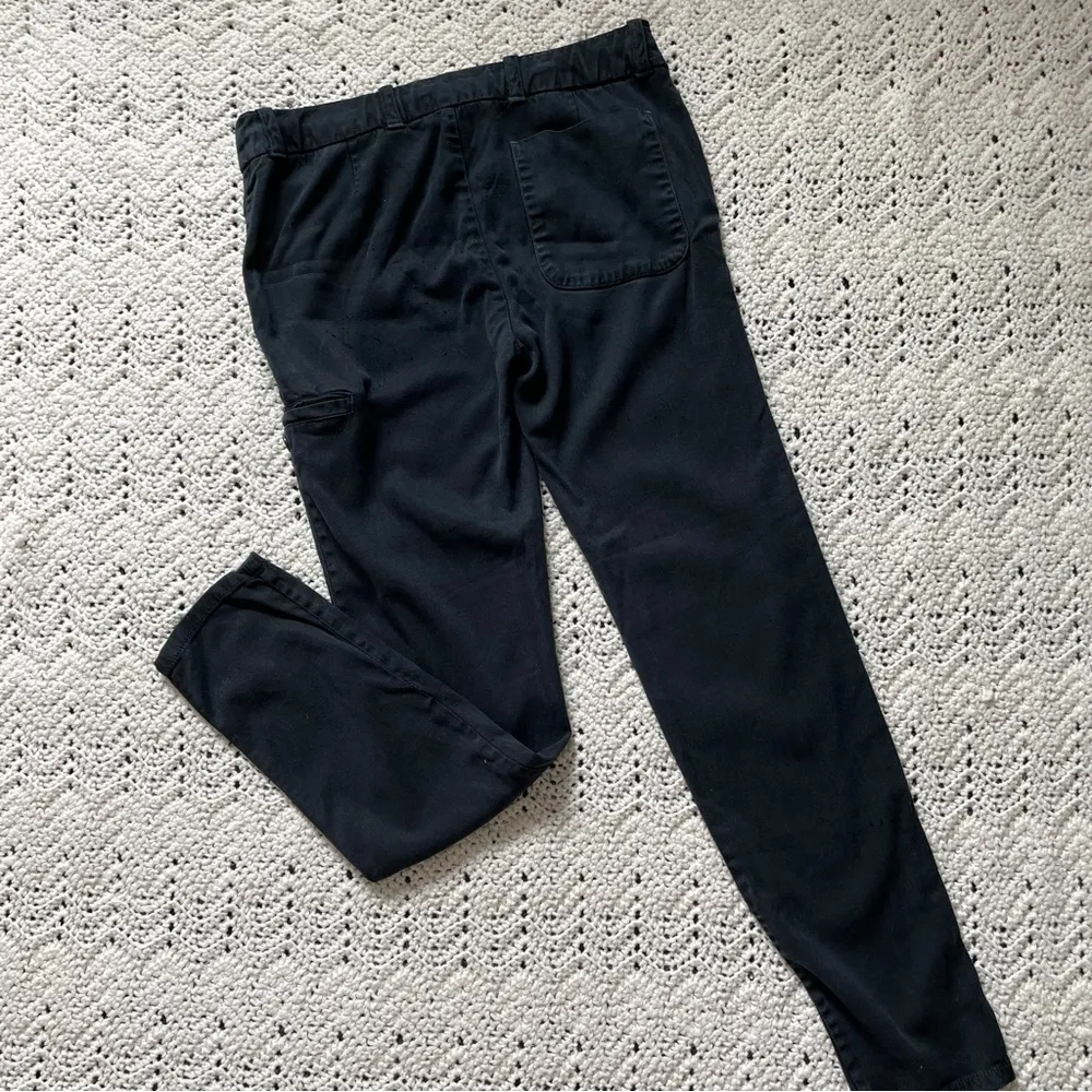 James Perse Supersoft Gabardine Pull On Pant Black (Small) - Image 2