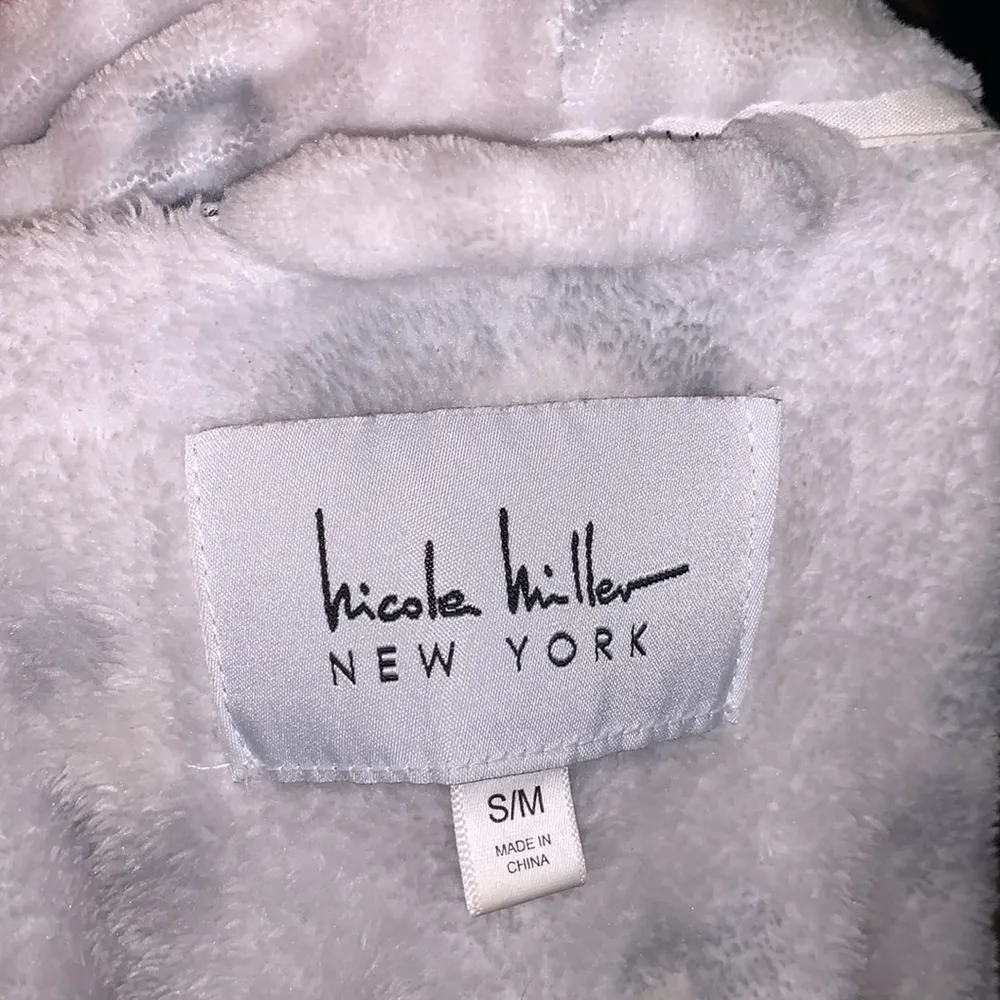 Nicole Miller  Super Plush Soft Knee Length Bath Robe new - Image 5