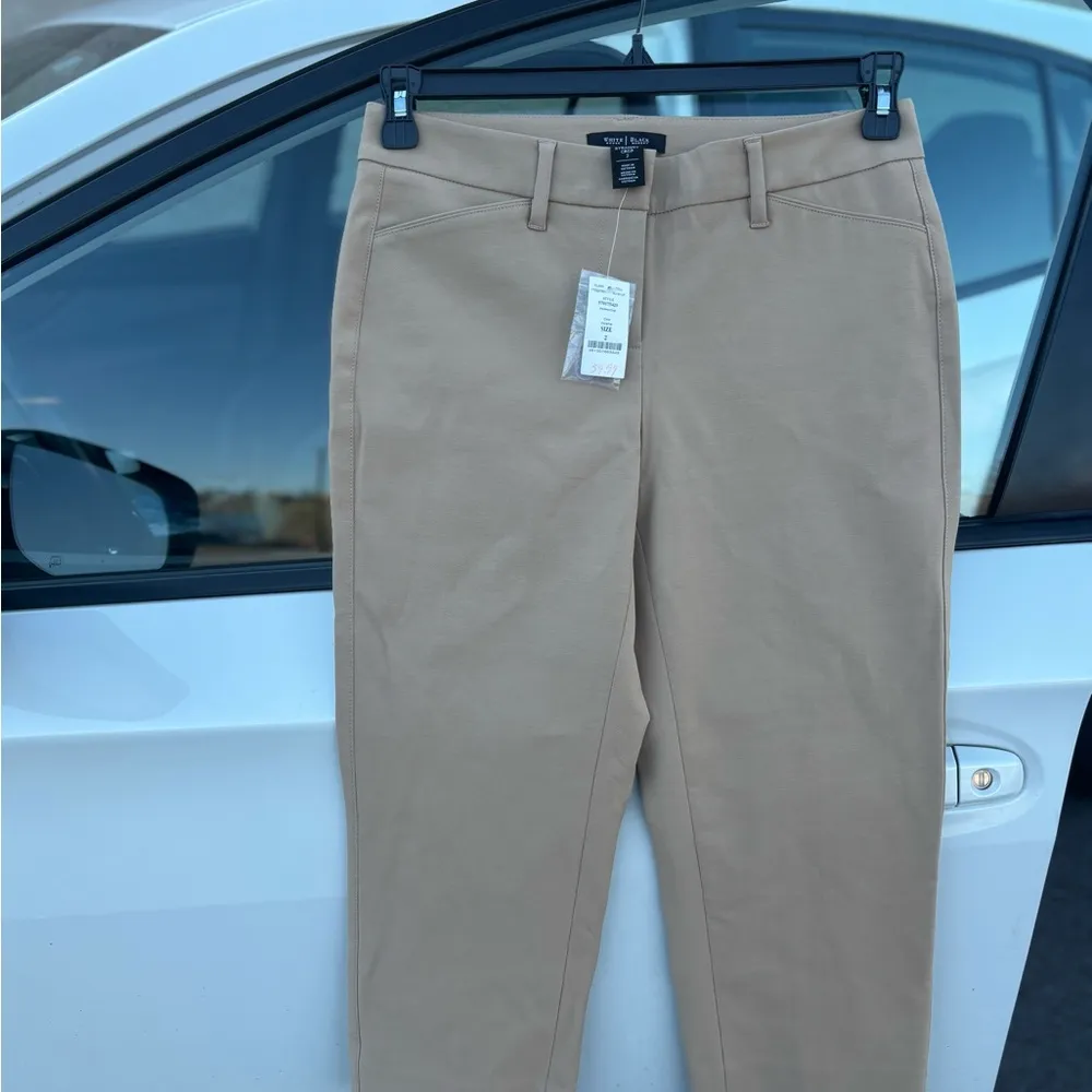 NWT WhiteHouse Black Market   Carmel Straight Crop Pants 2 - Image 2