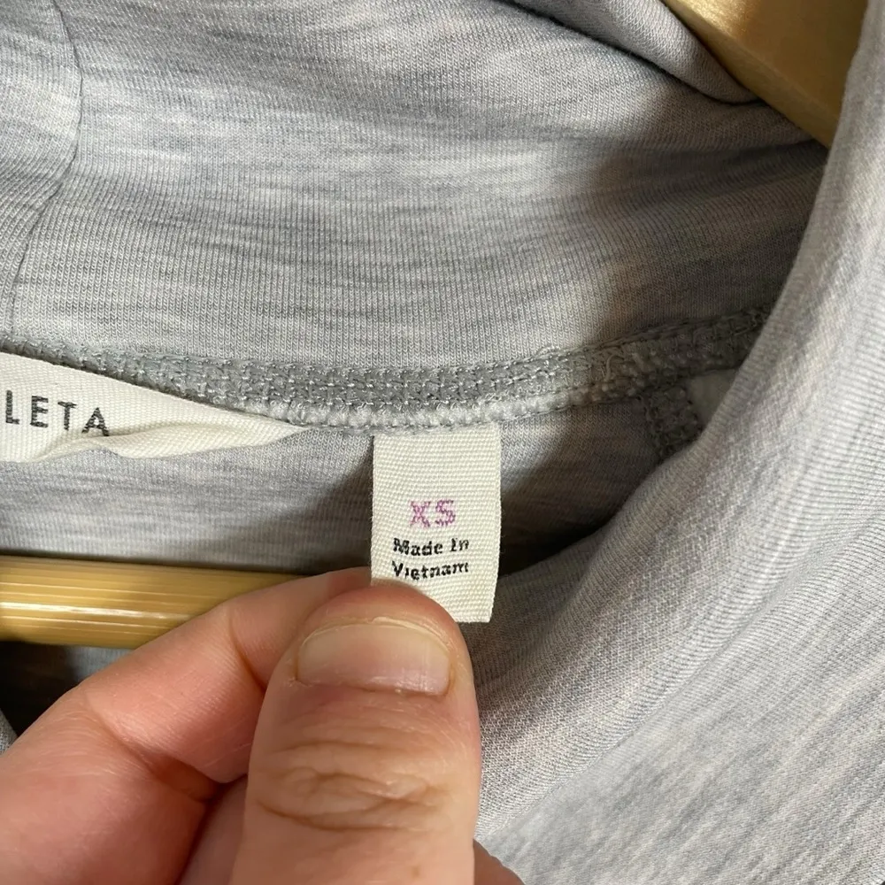 Athleta NWOT  Crossover Neck Pullover in Light Grey Size XS - Image 2